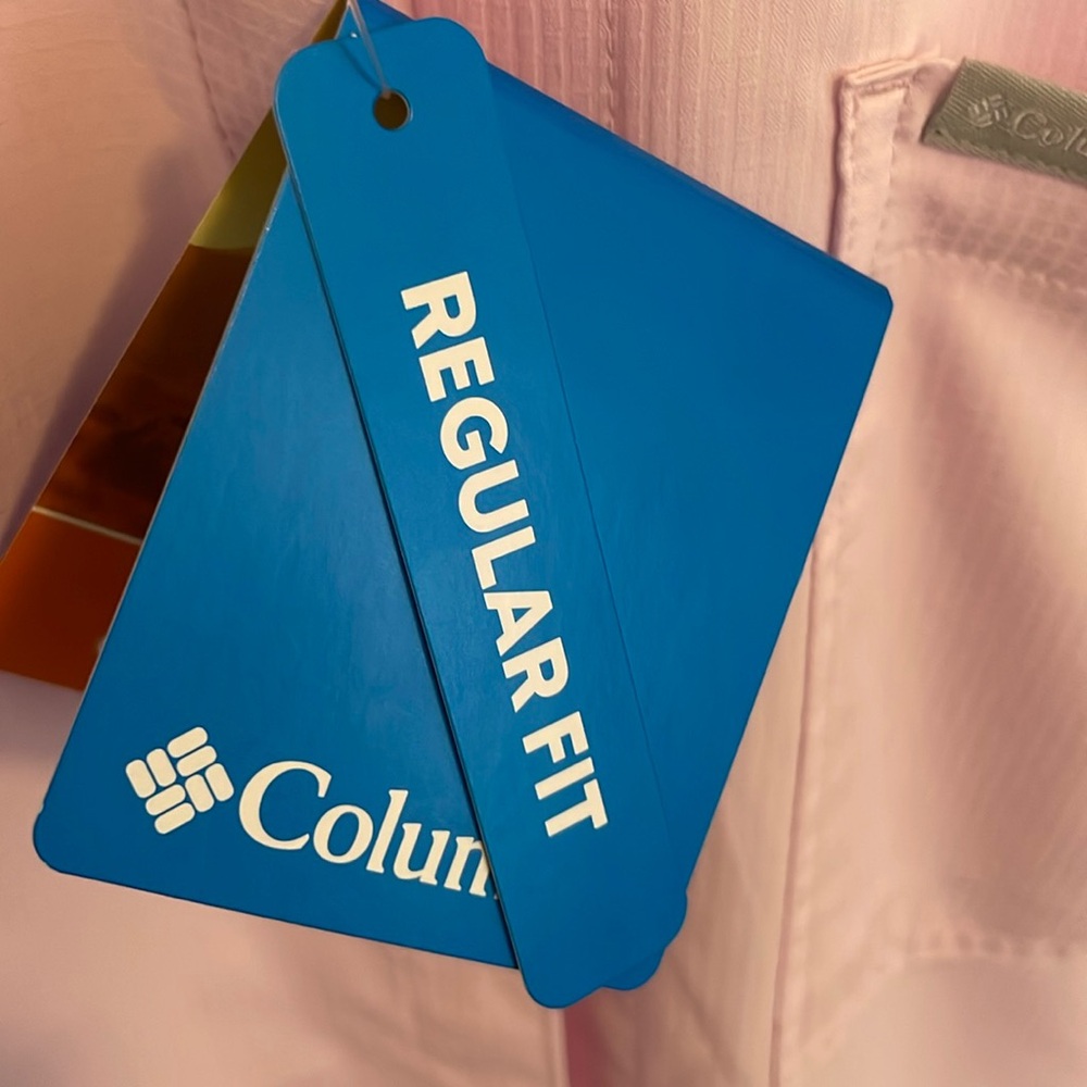 Columbia OMNI-SHADE, with UPF 50 , lightweight, Light Pink Button-Up Shirt - Picture 2 of 7